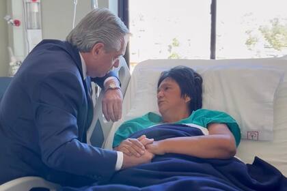 Alberto Fernández, en la clínica junto a Milagro Sala