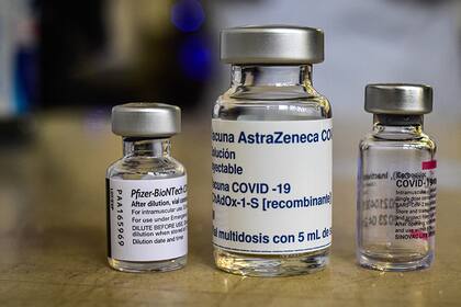 Arriban hoy más dosis de AstraZeneca