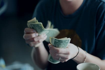 California otorgará cheques de 725 dólares