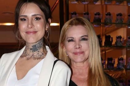 Cande junto a Soledad