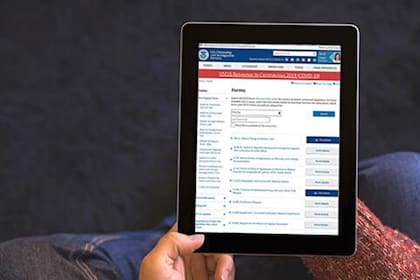 El formulario N-648 se utiliza si se necesita pedir una excepción para no tener que presentar el examen de inglés o cívico en el proceso de naturalización