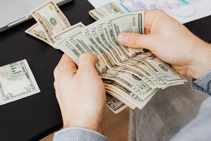 Los trabajadores menores de 18 años pueden recibir un salario de US$4,25 por hora durante los primeros 90 días de empleo